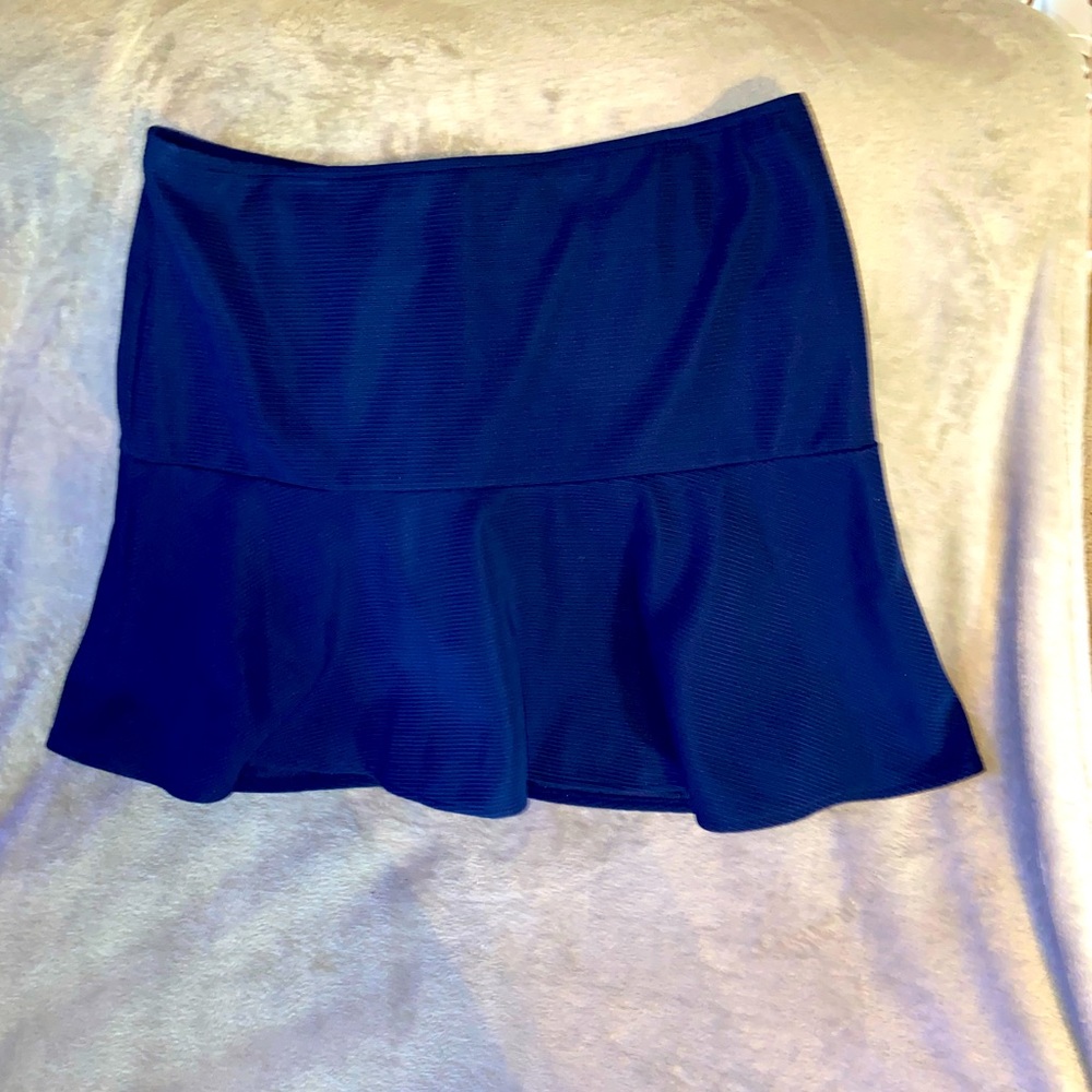 Navy flounce skirt Size XL